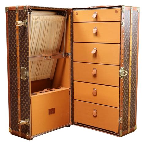 wardrobe trunk louis vuitton